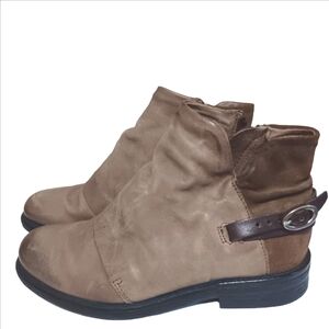 MIZ MOOZ PACO Boots Womens Size 9-9.5 (EU 40) Leather Rustic Ankle Bootie Buckle
